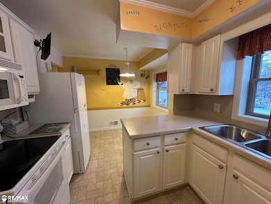 1809 Crestbrook Ln, Flint, MI 48507 - photo 3