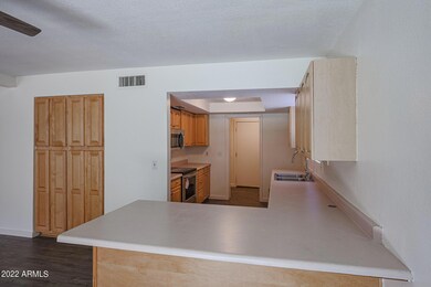 127 W Hunter St, Mesa, AZ 85201 - photo 4