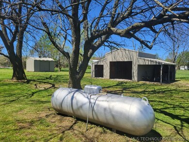 23496 Oklahoma 116, Colcord, OK 74338 - photo 4