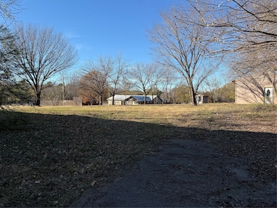 205 S Parkway Dr, Alvarado, TX 76009 - photo 2