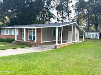 211 Shannon Dr, McComb, MS 39648 - photo 2