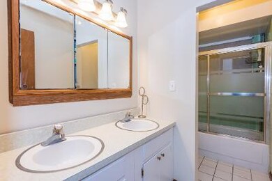 2108 Devonshire Rd, Waukegan, IL 60087 - photo 5