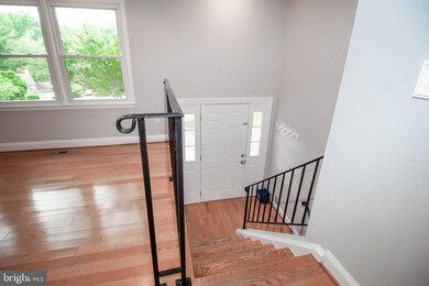 1805 Cranberry Ln, Reston, VA 20191 - photo 2