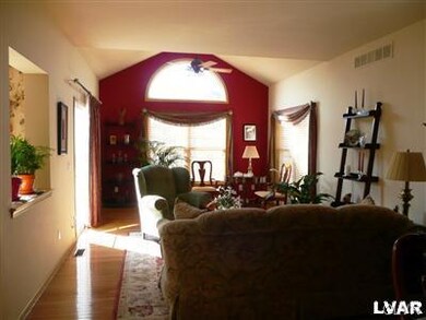 5027 Valley Stream Ln unit 80, Macungie, PA 18062 - photo 5