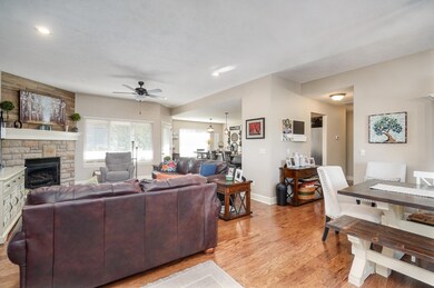 714 W South Oaks Dr, Nixa, MO 65714 - photo 2