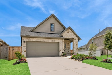 Welcome to The Woodlee by David Weekley Homes. Mov