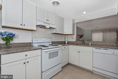 9411 Chadburn Place, Montgomery Village, MD 20886 - photo 4