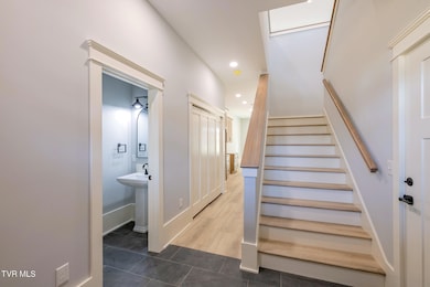 1036 Cummings St unit 1, Abingdon, VA 24211 - photo 2