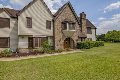 5225 W Zephyr Dr, Alvin, TX 77511 - photo 4