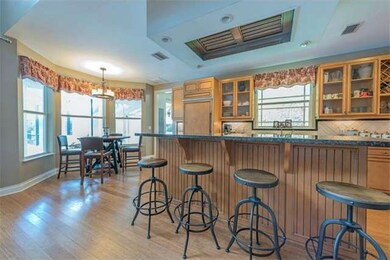 Kitchen/Breakfast Bar & Nook