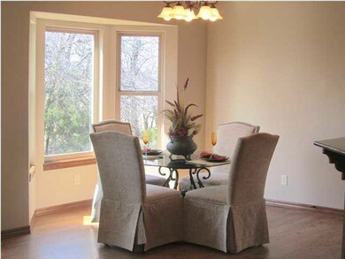 Kitchen Eating Area