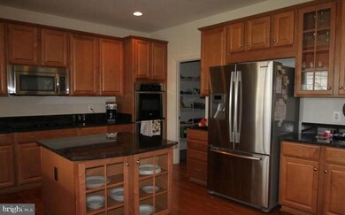 25334 Understanding Ct, Aldie, VA 20105 - photo 2