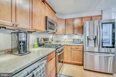 942 Middlesex Rd, Essex, MD 21221 - photo 6
