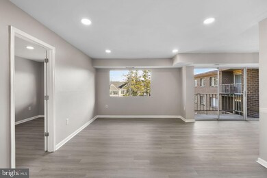 12753 Dara Dr unit 303, Woodbridge, VA 22192 - photo 6