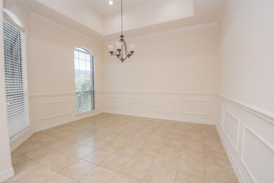 2151 Colonial St, Alvin, TX 77511 - photo 5