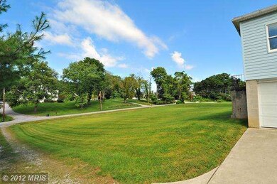 117 Stonewall Rd, Catonsville, MD 21228 - photo 3