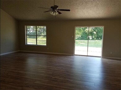 83 Fulton Dr N, Alvin, TX 77511 - photo 2