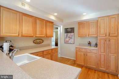 11733 Arbor Glen Way, Reston, VA 20194 - photo 7