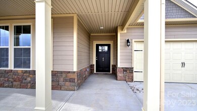 137 Thornberry Rd, Hendersonville, NC 28792 - photo 2