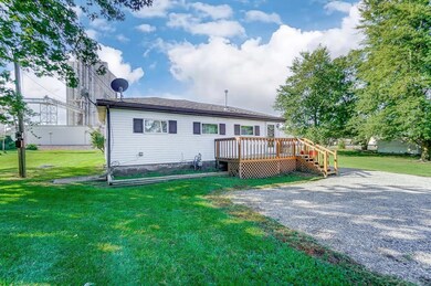 605 W Harrison St, Mentone, IN 46539 - photo 2