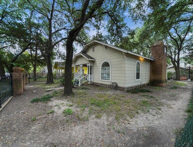 845 Rutland St, Houston, TX 77007 - photo 4