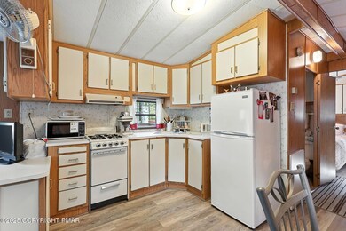 WL2174 Quail Trail unit WL2174, Covington Township, PA 18444 - photo 6