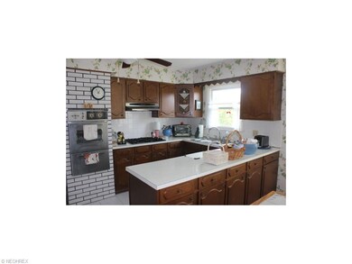 Built in oven, gas burner top & fan*