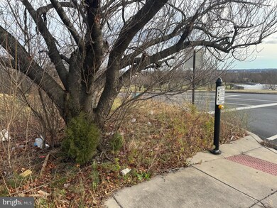 817 N State St, Pottstown, PA 19464 - photo 4