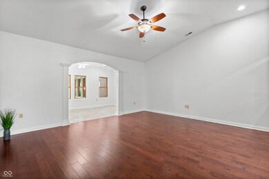 4948 Anna Maria Dr, Columbus, IN 47203 - photo 7