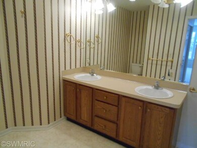 2045 N Terrace Ln NE, Grand Rapids, MI 49505 - photo 5