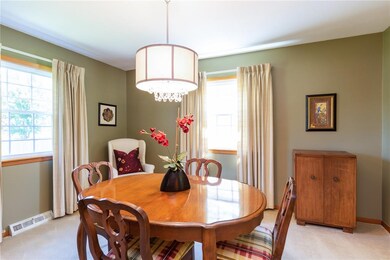 1006 34th St SE, Cedar Rapids, IA 52403 - photo 7