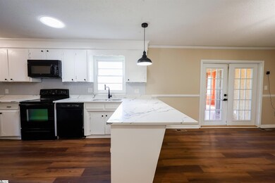 215 Scenic Cir, Boiling Springs, SC 29316 - photo 6