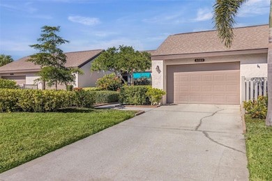 6089 Clubside Dr, Sarasota, FL 34243 - photo 2