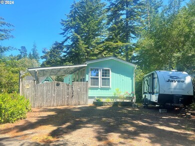 221 Azalea St, Florence, OR 97439 - photo 3