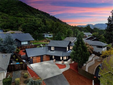 1507 NE Rj Dr, Grants Pass, OR 97526 - photo 2