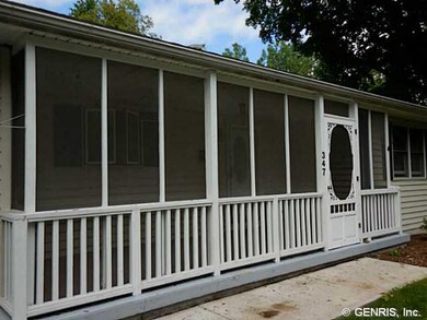 Porch - Screened. Screened porch.