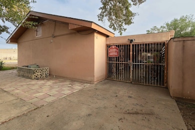 619 Lindenwood Dr, Laredo, TX 78045 - photo 2