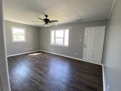 2123 Reynolds Ave SW, Cedar Rapids, IA 52404 - photo 2