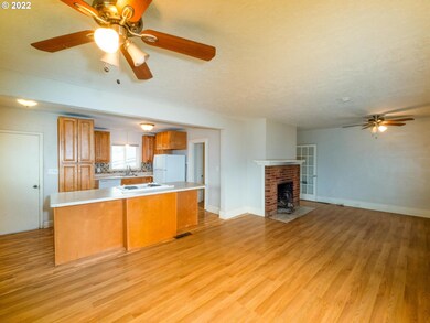 131 N Russet St, Portland, OR 97217 - photo 3