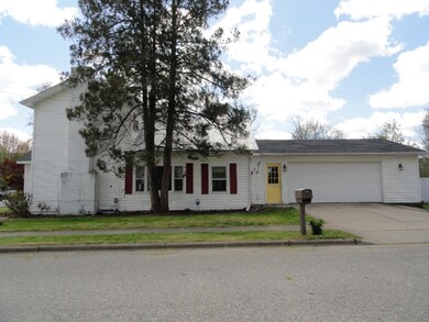 224 N Hudson St SE, Lowell, MI 49331 - photo 4