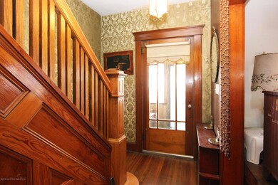 Entry hall 2