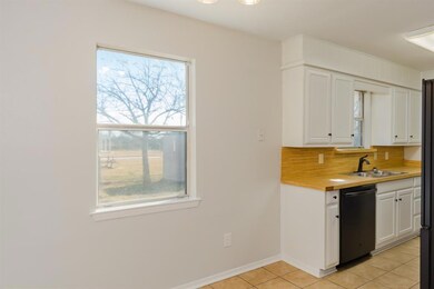 1002 N Miller St, Decatur, TX 76234 - photo 5