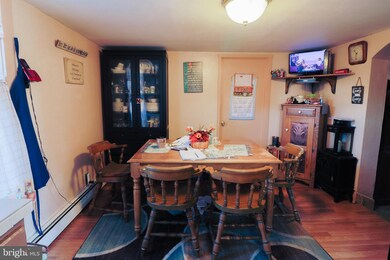 411 W 7th St, Lansdale, PA 19446 - photo 3