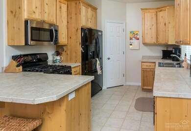 2424 SW Pumice Ave, Redmond, OR 97756 - photo 4