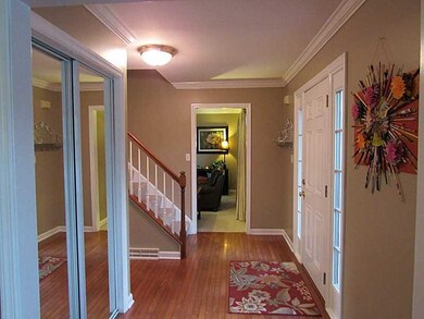 Entry/Foyer.