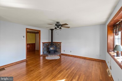 727 Ellen Dr, Bear, DE 19701 - photo 4