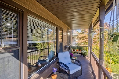 92 Locust Ave, Worcester, MA 01604 - photo 5