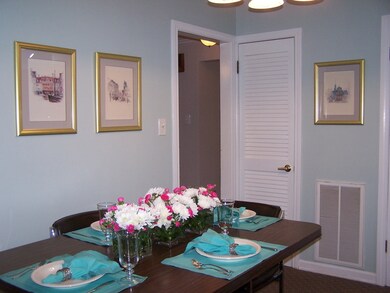 862 E Algonquin Rd, Des Plaines, IL 60016 - photo 6