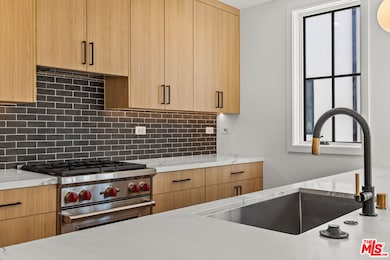 14535 Killion St, Sherman Oaks, CA 91411 - photo 4