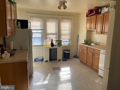 370 Avon Rd, Upper Darby, PA 19082 - photo 7